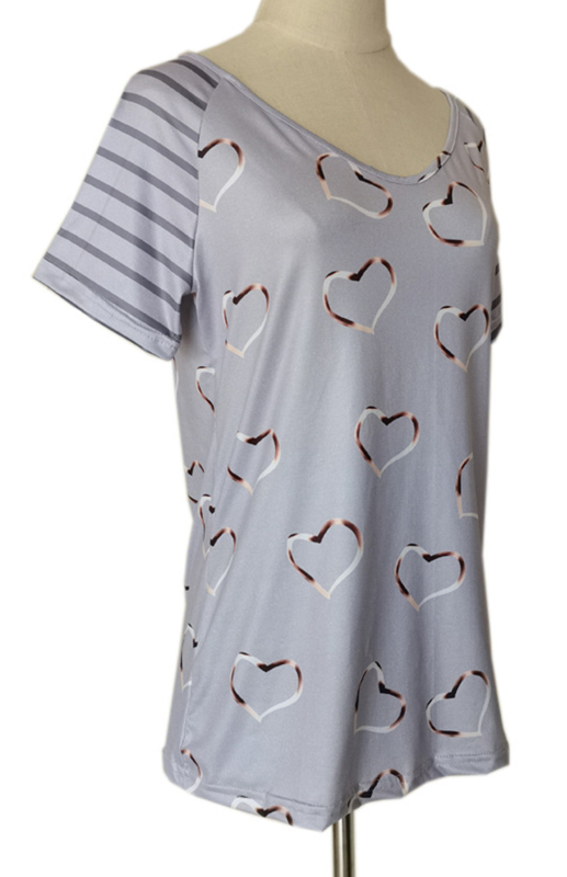 Heart Print Round Neck Short Sleeve Top - Image 10