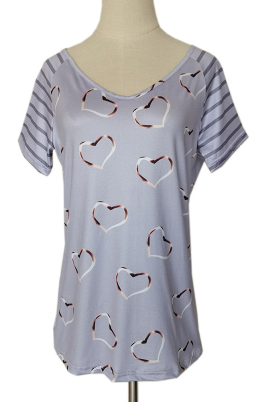 Heart Print Round Neck Short Sleeve Top - Image 11