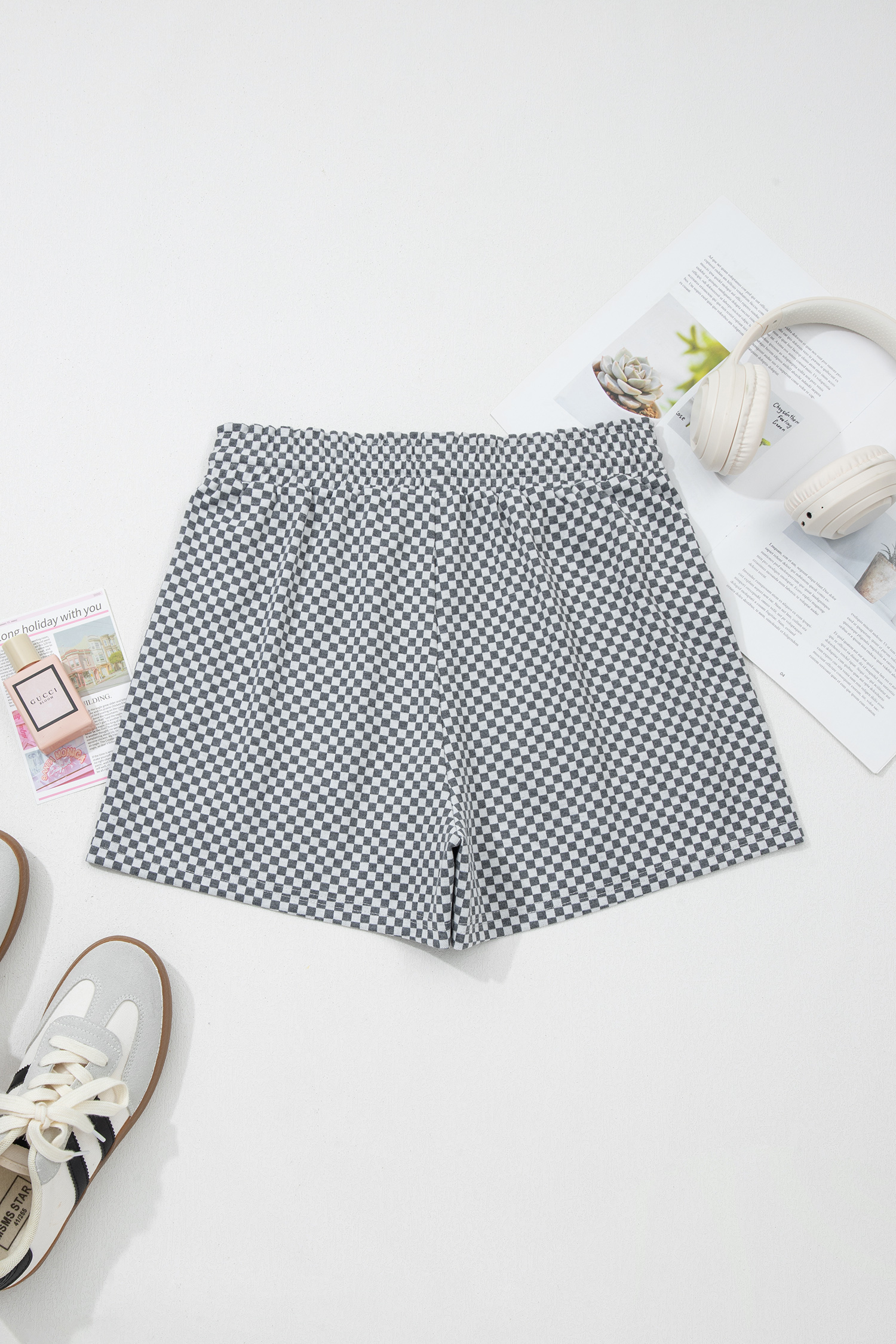 Gray Checkerboard Print Drawstring Elastic Waist Pocketed Shorts - Image 5