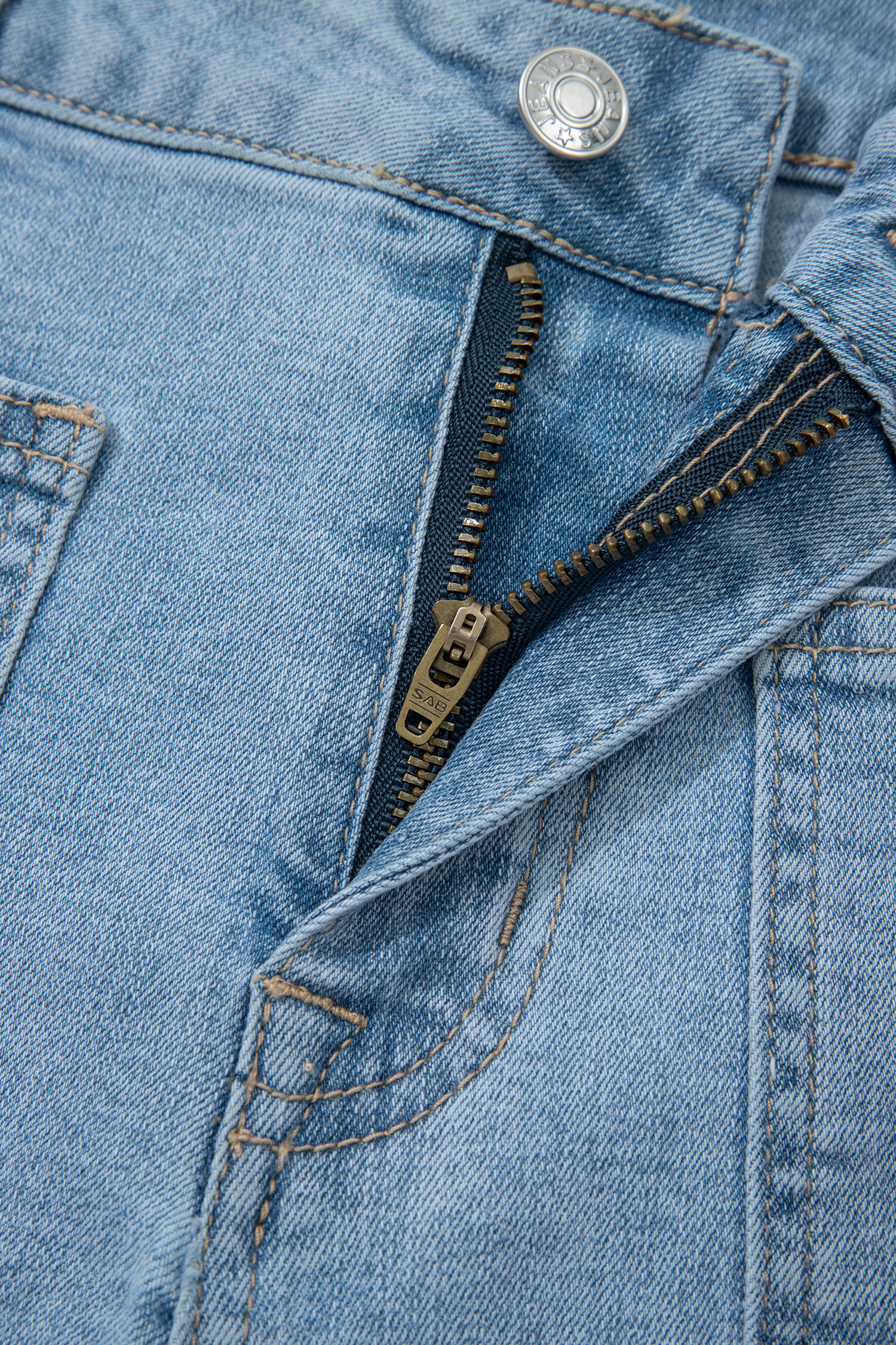 Myosotis High Rise Patch Pocket Denim Shorts - Image 10