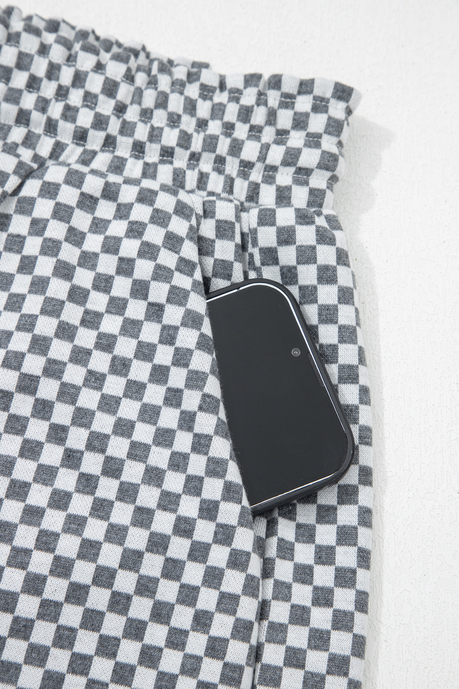 Gray Checkerboard Print Drawstring Elastic Waist Pocketed Shorts - Image 8